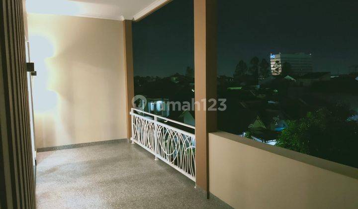 Rumah 3 lantai taman royal tangerang 9