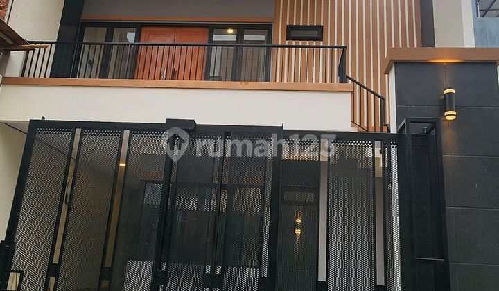 New House in Muara Karang Surrounded by Culinary Centers. Bpk Penabur School. Permai School. A Step Away from Muara Karang Market and Baywalk Mall. Accessed by Public Transportation and a Highly Strategic Location Near Muara Karang Market.