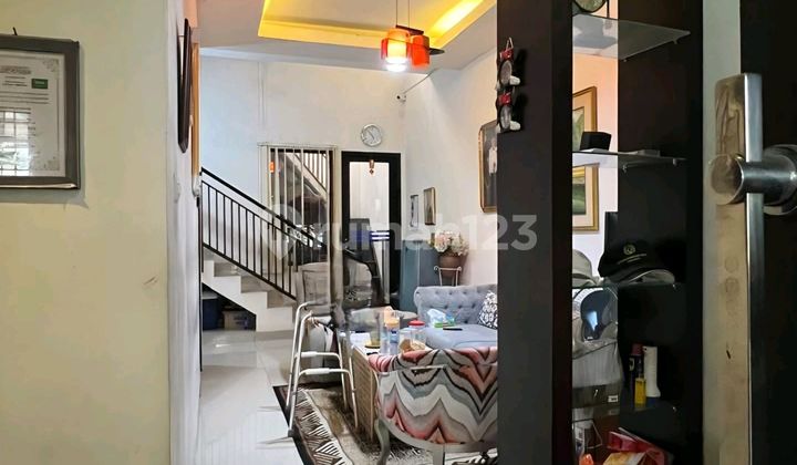 Nice House Strategic Location in Sarijadi Near Pasteur Toll Road Nice House Strategic Location in Sarijadi Near Pasteur Toll Road