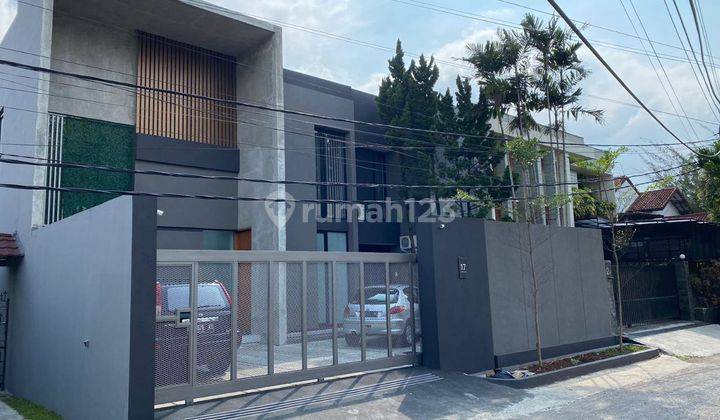 Rumah Mewah Modern 2 Lantai di Setrasari Bandung 2