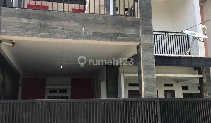 Rumah 2 Lantai Bagus SHM di Buah Batu, Bandung 1