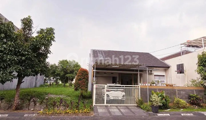 Rumah Modern Minimalis di Komplek Batununggal Indah Dekat Tol