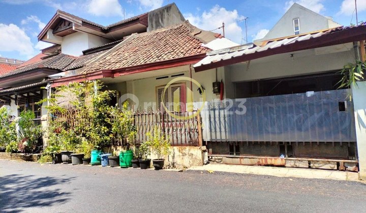 Rumah Hitung Tanah Dekat Jalan Jakarta dan Supratman