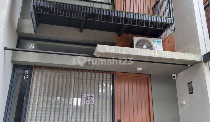 Rumah 2 Lantai Furnished di BSD City, Tangerang 1