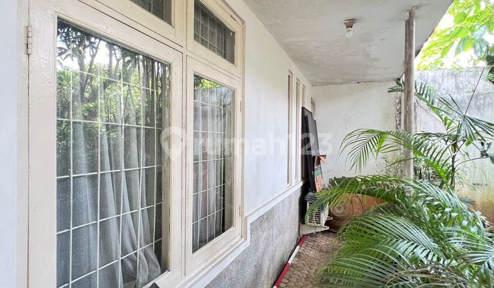 Dijual Rumah Terawat di Kebayoran Baru Jakarta Selatan Dijual Rumah Terawat di Kebayoran Baru Jakarta Selatan