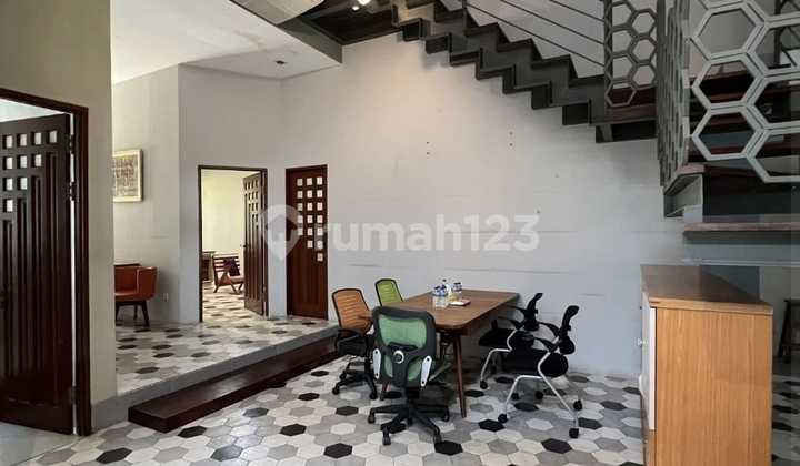 Dijual Cepat Rumah Bagus Siap Huni cocok Untuk kantor juga di Kebayoran Baru