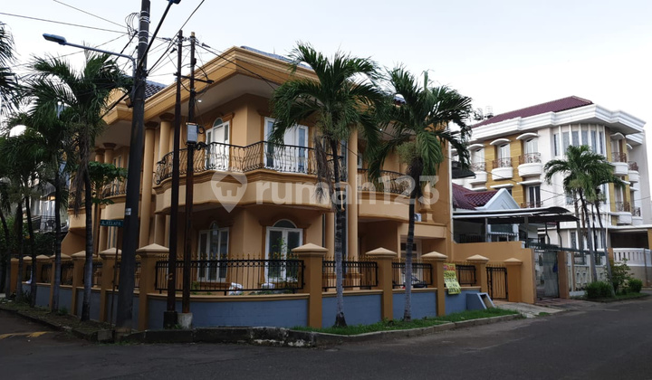 Dijual Cepat Rumah Hoek Kelapa Gading