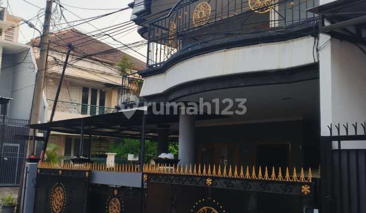 Quick Sale Corner House in Gunung Sahari Central Jakarta, Two-Car Street. 2