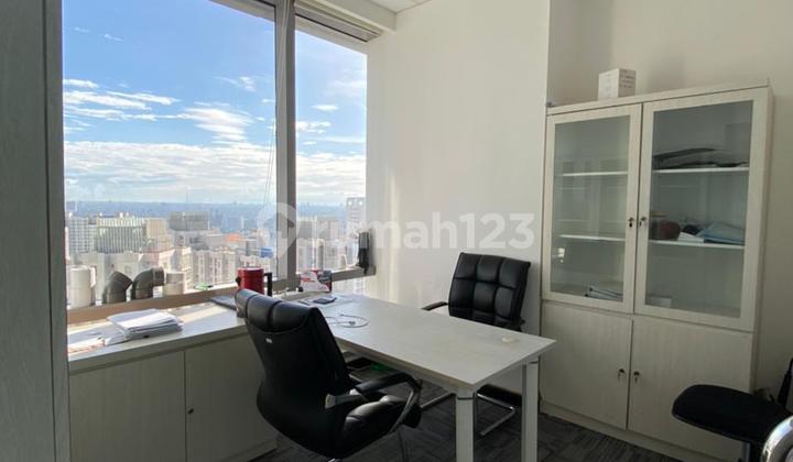 Disewakan Kantor di SOHO Capital Central Park, Jakarta Barat.
