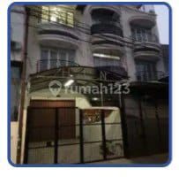 For Rent 3-Story Shop House in Tomang Ready for Occupancy