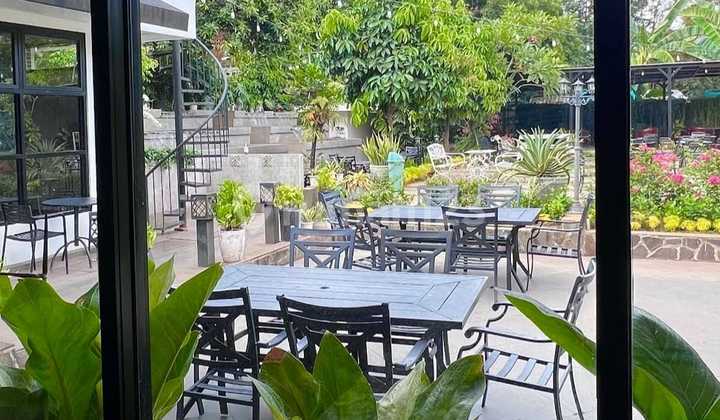 Dijual Resto dan 4 Lapangan Padel di Kemang Jakarta Selatan