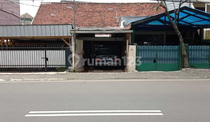 Quick Sale Strategic House in Kebayoran Baru