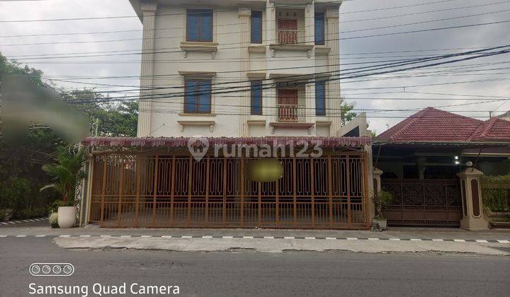 Ruko 3 lantai siap pakai akses kontainer 1