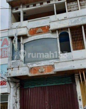 Selling 3 Floor Shophouse in Strategic Area in the City Center of Bali 2