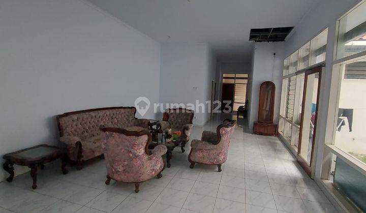 Jual Rumah Di Daerah Kemang Butuh Renovasi Sedikit 1