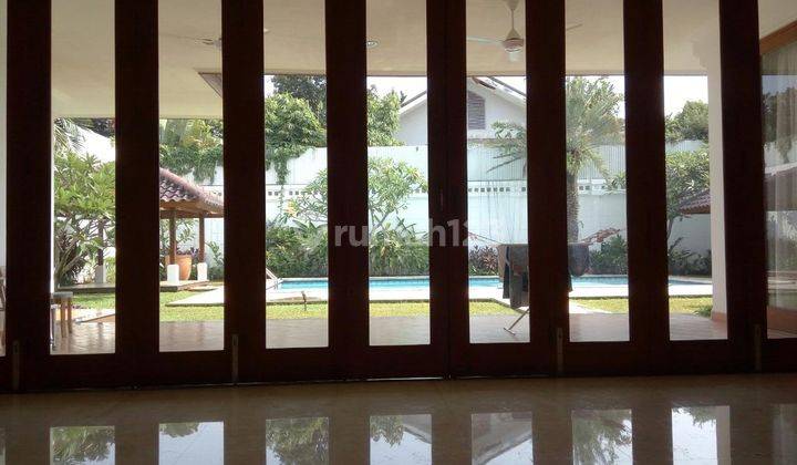 Dijual Sebuah Rumah Lux di Daerah Kemang Timur, Jakarta Selatan  2