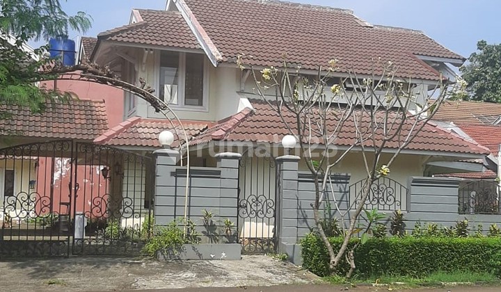 For Sale: House With Spacious Yard in Bintaro, South Tangerang