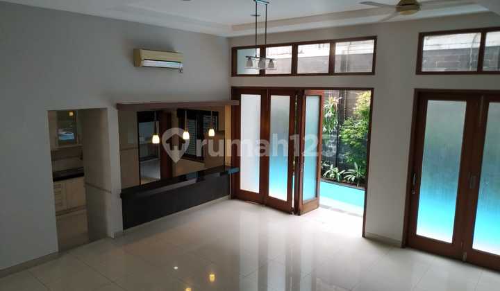 Disewa Rumah Modern Minimalis di Area Senopati, Jakarta Selatan 2