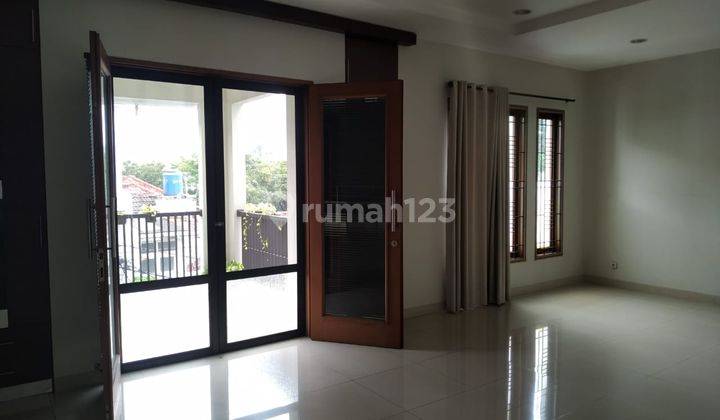 Disewa Rumah Modern Minimalis di Area Senopati, Jakarta Selatan 2