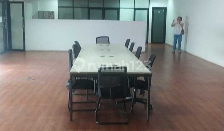 Dijual Tempat Usaha di Daerah Kebayoran Baru, Jakarta Selatan
