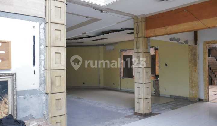 Dijual Rumah Butuh Renovasi Daerah Kebayoran Baru Jakarta Selatan