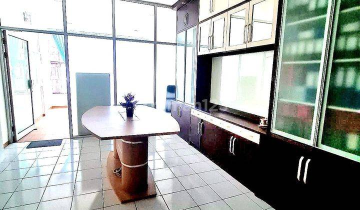 Ruko Cempaka putih Pinggir Jalan Utama 4 Lantai Furnished 1