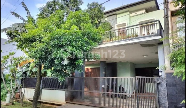 Rumah Luas 216 Halaman Luas di Kemang Pratama 2 Bekasi