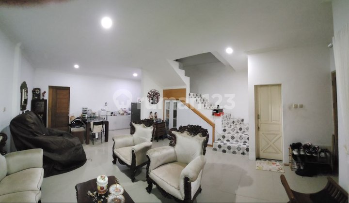 FOR SALE BEAUTIFUL 2-STORY SEMI-FURNISHED HOUSE IN MARINIR PONDOK KELAPA 2