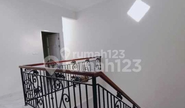 Joglo Hook House West Jakarta Exclusive Complex Near Toll Road 2