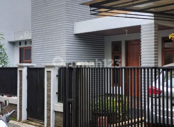 DIJUAL BU RUMAH CANTIK SIAP HUNI DI JATINEGARA JAKARTA TIMUR