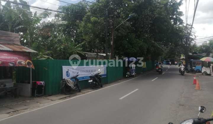 Land for Sale in Jagakarsa, Main Road Access Close to Toll Road Land for Sale in Jagakarsa, Main Road Access Close to Toll Road