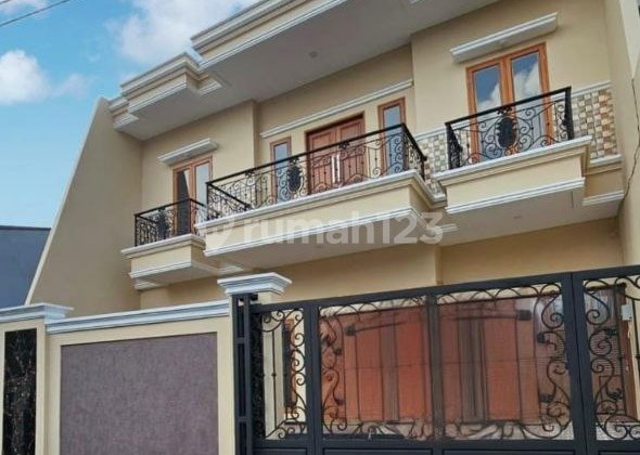 Dijual Rumah 2 Lantai Gaya Eropa di Cipinang Muara Jakarta Timur Dijual Rumah 2 Lantai Gaya Eropa di Cipinang Muara Jakarta Timur