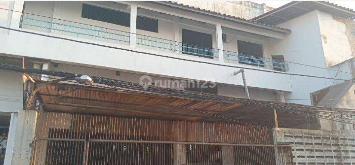 Disewa Gudang Ex Lapangan Futsal Lokasi Ramai Dekat Pasar 1