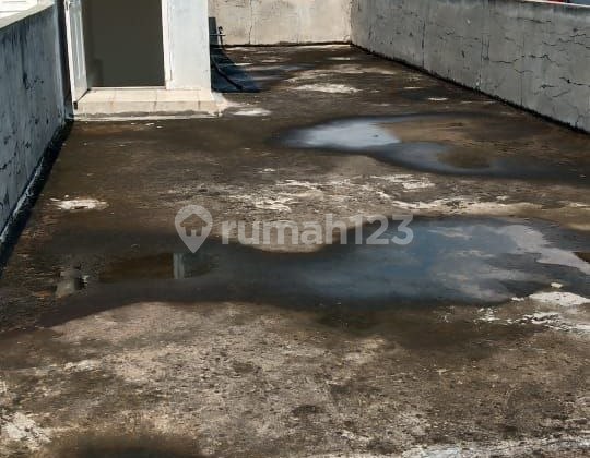 For Rent: 3-Story Shop House in Cibinong, Busy Location Near Highway 2