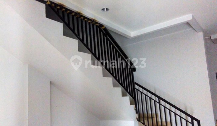 Selling 2 New Shop House Units on Jalan Kincan Raya, Jatibening, Bekasi 2