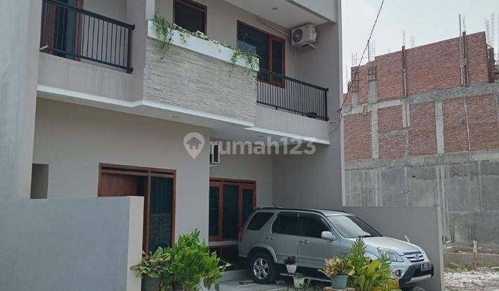 Dijual Rumah Cantik,modern Dan Siap Huni Dalam Kompek Jatinegara Indah. 1