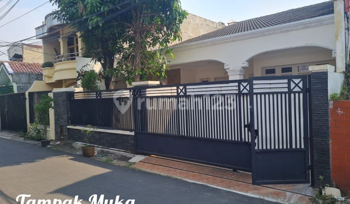 RUMAH CANTIK SIAP HUNI 1,5 LT DI KEBON BARU TEBET JAKARTA SELATAN