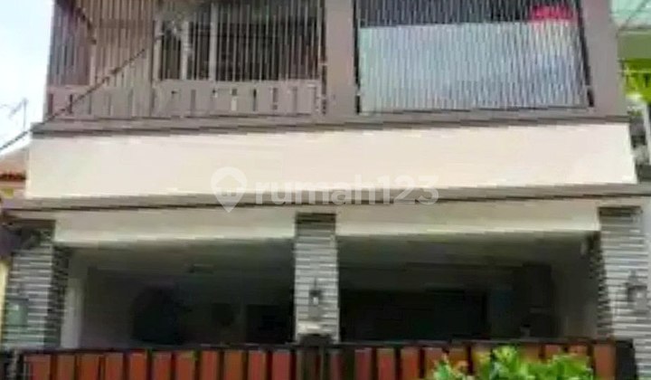 Dijual Cepat Rumah Cantik 3 Lantai Kemang Pratama 2, Bekasi Dijual Cepat Rumah Cantik 3 Lantai Kemang Pratama 2, Bekasi