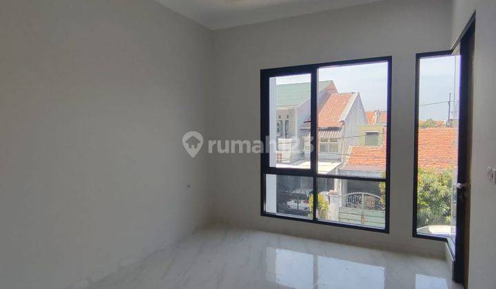 Rumah di Darmo Permai, Surabaya Dekat Ptc Ciputra World Mall