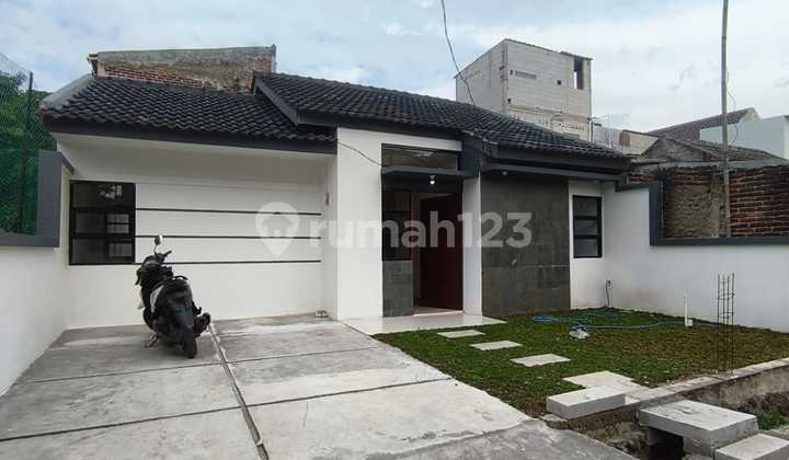 Di Jual Rumah Bagus Siap Huni Dalam Komplek Permata Biru Cileyi