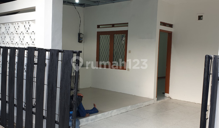 DI JUAL RUMAH BAGUS SIAP HUNI DALAM KOMPLEK ADIPURA GEDEBAGE