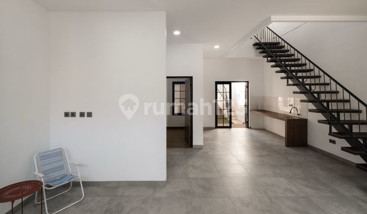 Di Jual Lux Rumah Moderen Tropois 2 Lantai di Antapani Dekriya 2