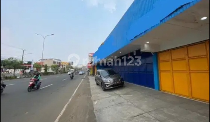 Ex showroom mobil di raya serpong  2