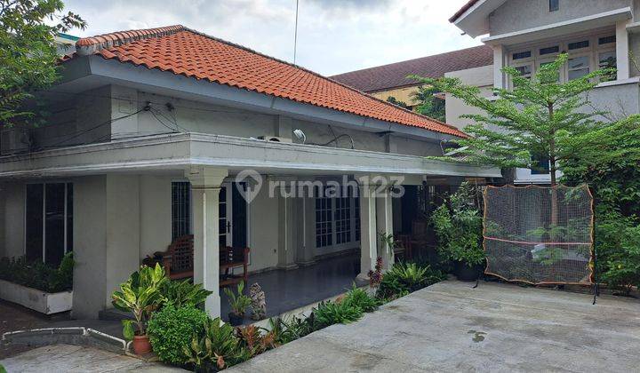 Dijual Rumah Besar Terawat Siap Huni di Salemba 2