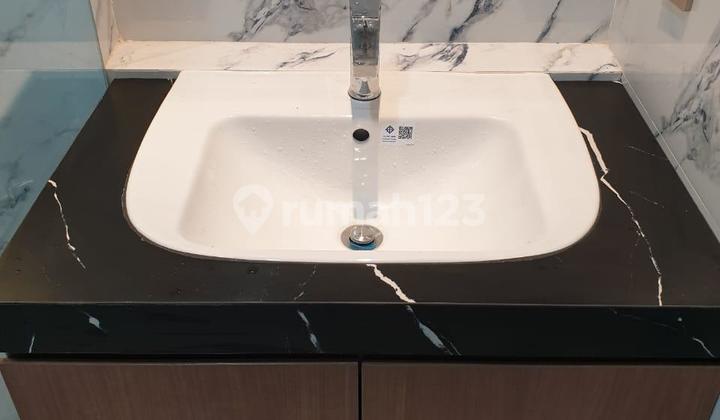 For Sale Hook House, Brand New, Elegant Design, Ready to Occupy in Alam Sutera Cluster Vicoria, Hook Position 2