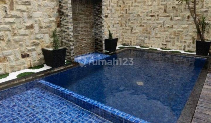 Disewakan Rumah Hook Mewah 3 lantai Full Furnished di Banjar Wijaya 2