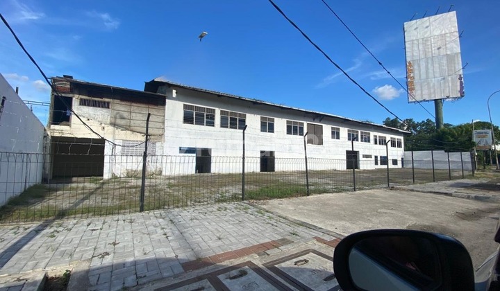 Warehouse for Sale in the Outer Ring of Rawa Buaya, West Jakarta, land area approximately 1000m2. Warehouse for Sale in the Outer Ring of Rawa Buaya, West Jakarta, land area approximately 1000m2.