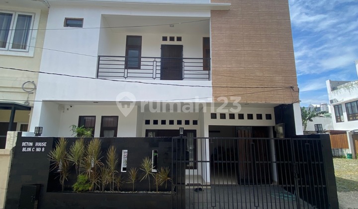 For rent, a 2.5-story boarding house near STAN Bintaro.