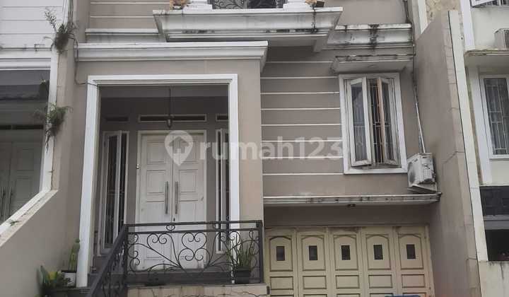 For Sale Tidy House with Swimming Pool Inside a Cluster in Jagakarsa, South Jakarta