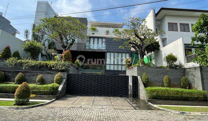 Rumah 3 Lantai Bagus Furnished di Simprug Golf, Jakarta Selatan 1